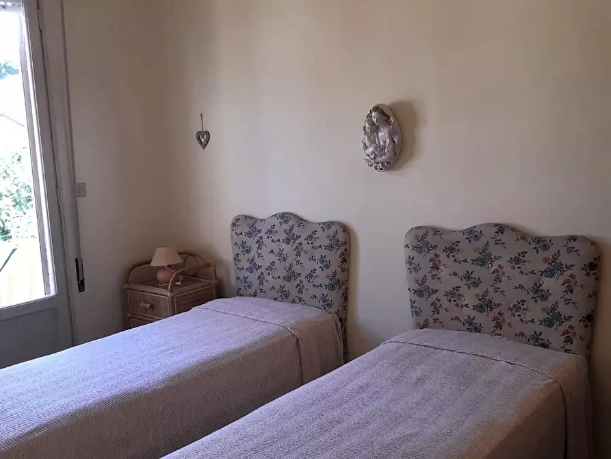 Immagine 21 di Appartamento in vendita  a Viareggio