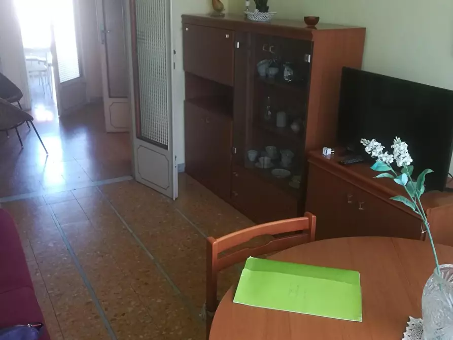 Immagine 11 di Appartamento in vendita  a Viareggio