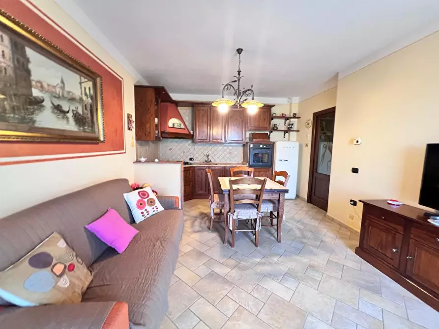 Immagine 2 di Appartamento in vendita  a Casole D'elsa