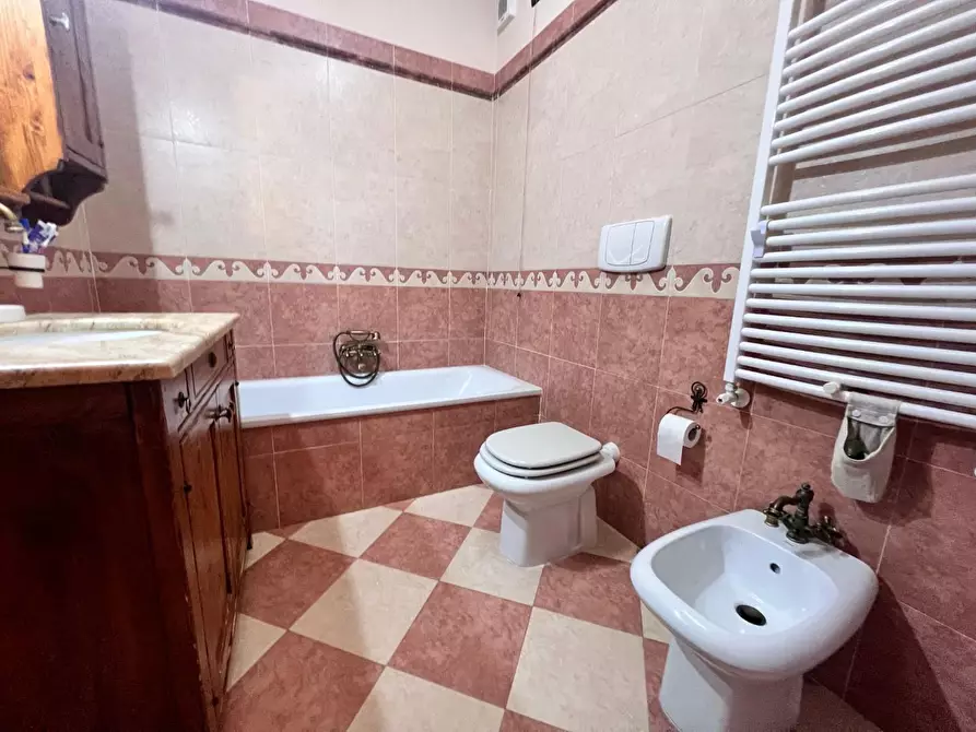 Immagine 17 di Appartamento in vendita  a Casole D'elsa