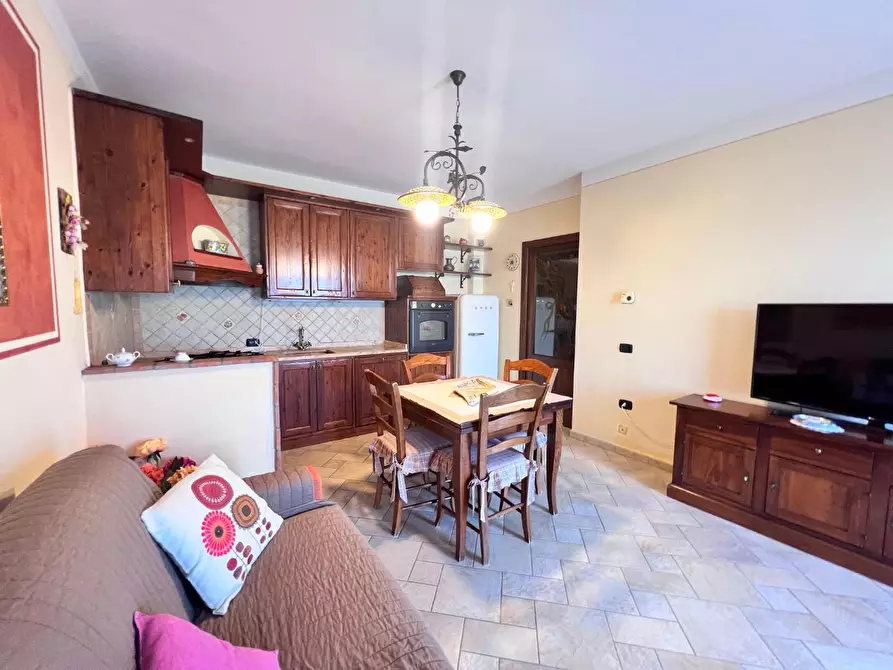 Immagine 3 di Appartamento in vendita  a Casole D'elsa