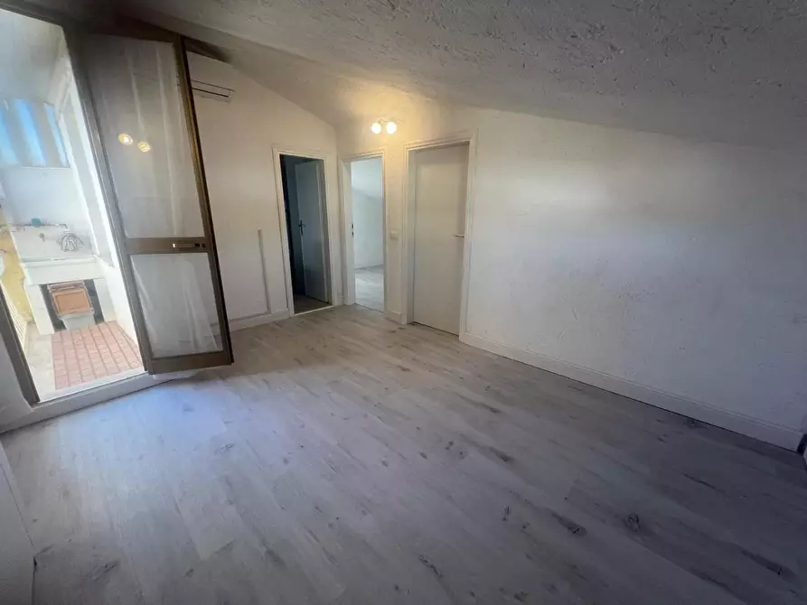 Immagine 27 di Mansarda in vendita  a Camaiore