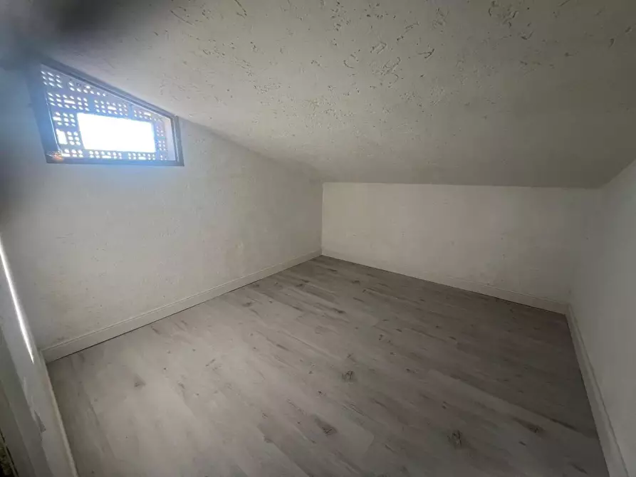 Immagine 9 di Mansarda in vendita  a Camaiore