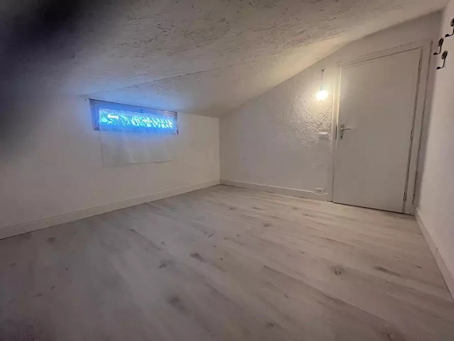 Immagine 4 di Mansarda in vendita  a Camaiore