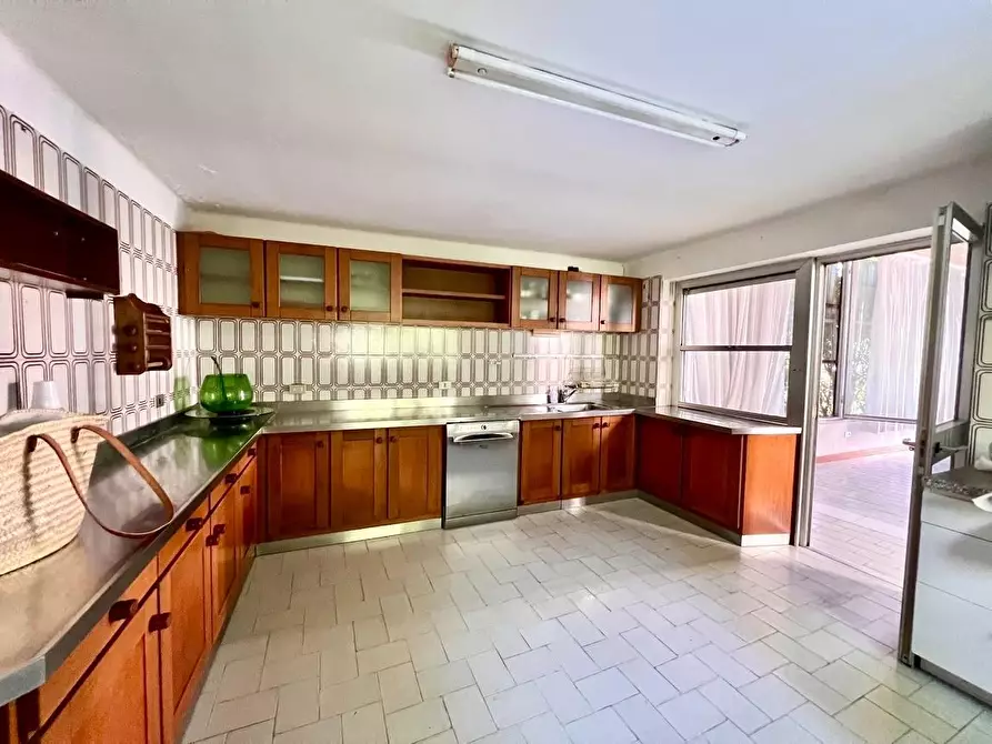 Immagine 10 di Casa bifamiliare in vendita  a Pietrasanta