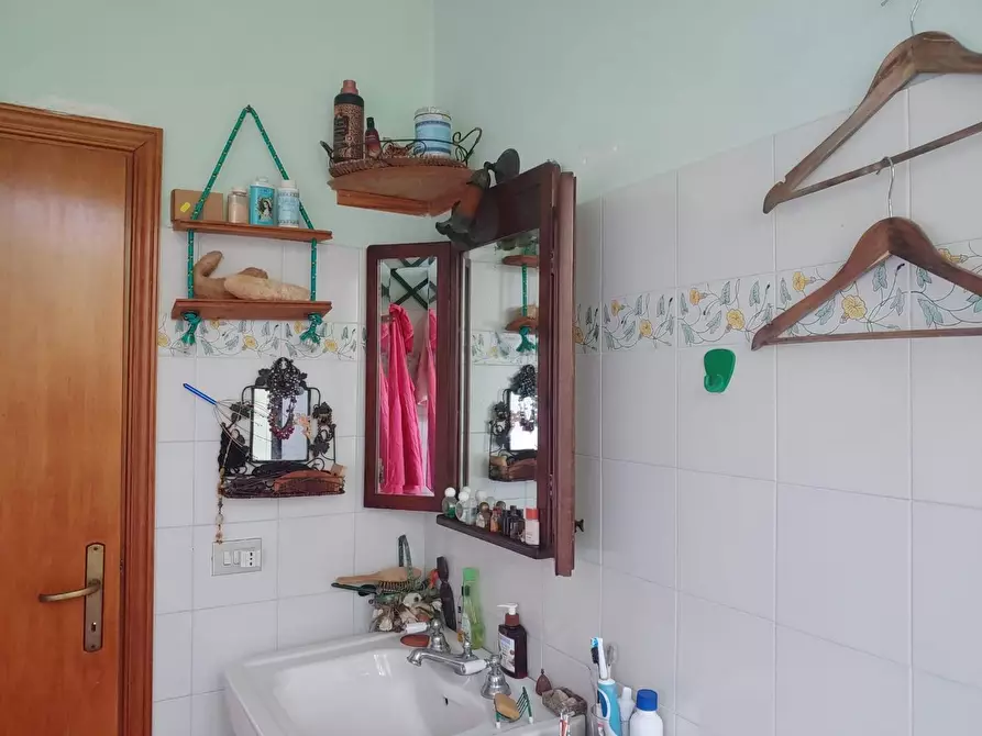 Immagine 39 di Casa colonica in vendita  a Rapolano Terme