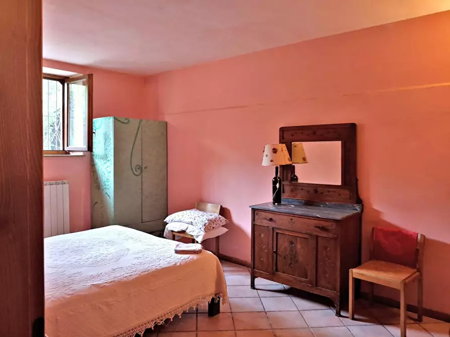 Immagine 49 di Casa colonica in vendita  a Rapolano Terme
