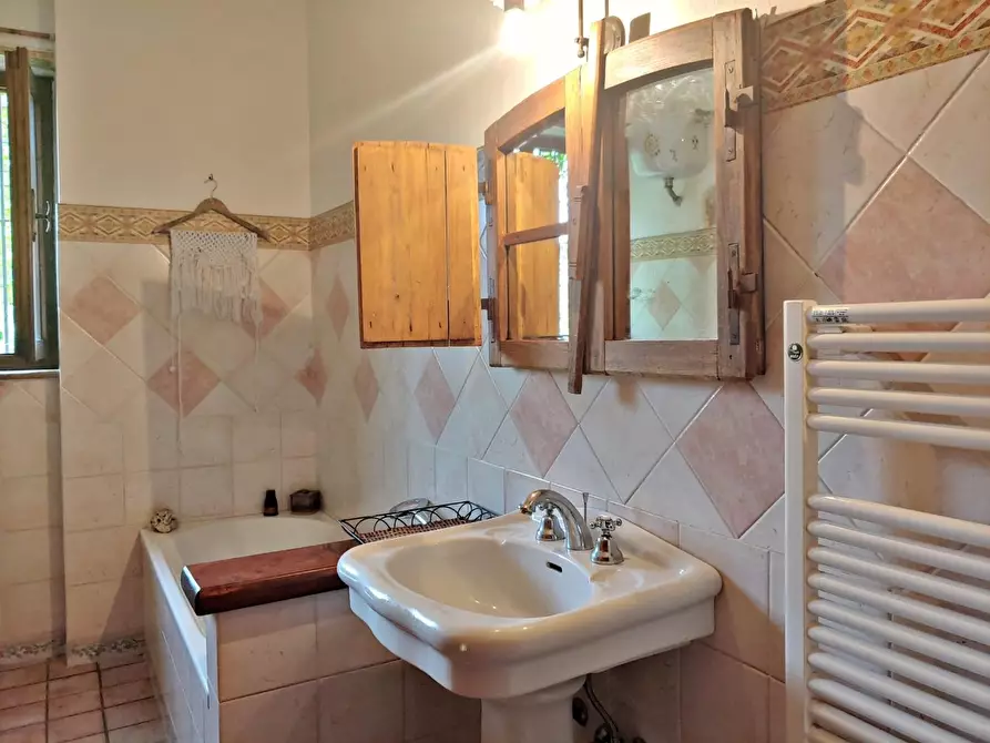 Immagine 59 di Casa colonica in vendita  a Rapolano Terme