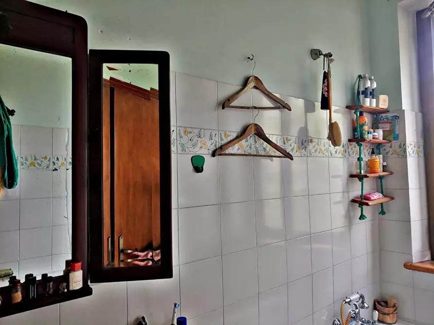 Immagine 37 di Casa colonica in vendita  a Rapolano Terme