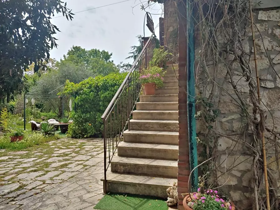 Immagine 7 di Casa colonica in vendita  a Rapolano Terme