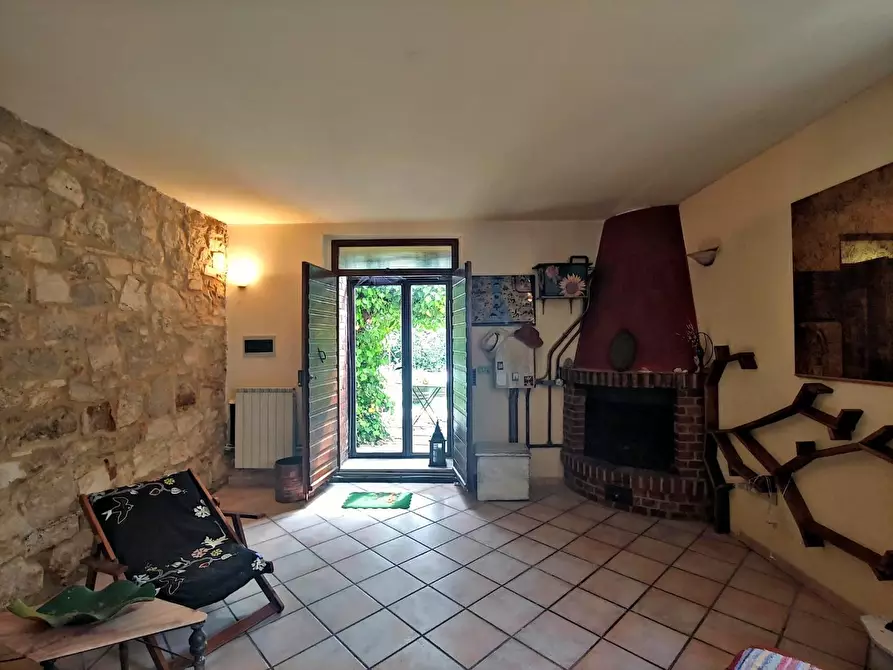 Immagine 46 di Casa colonica in vendita  a Rapolano Terme