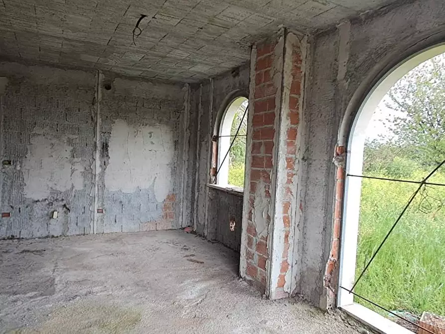 Immagine 15 di Villa in vendita  a Montignoso