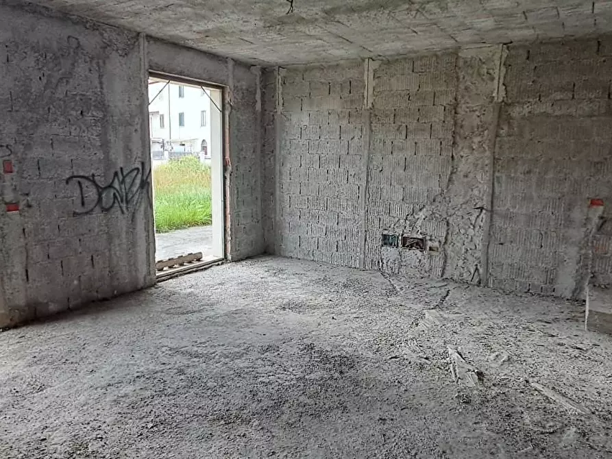 Immagine 17 di Villa in vendita  a Montignoso