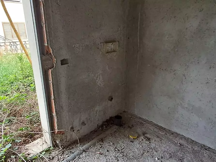 Immagine 12 di Villa in vendita  a Montignoso