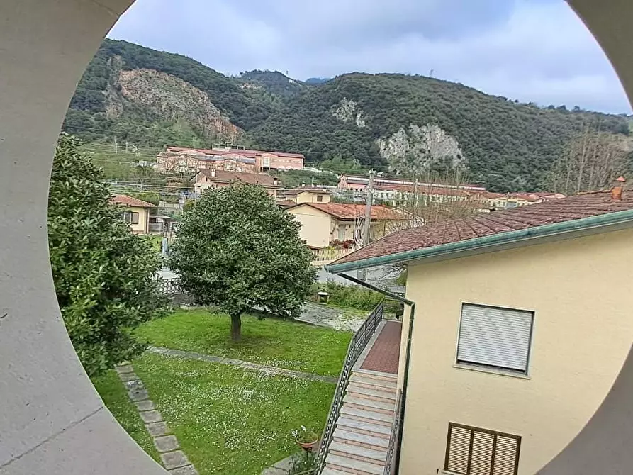 Immagine 25 di Villa in vendita  a Montignoso