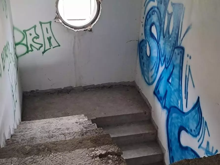 Immagine 21 di Villa in vendita  a Montignoso