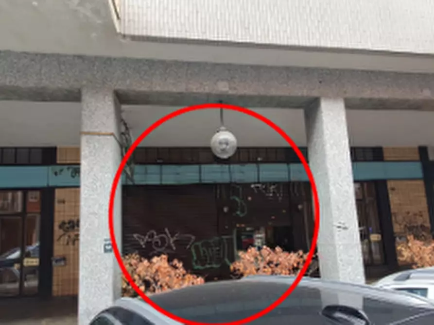 Immagine 2 di Negozio in vendita  a Torino