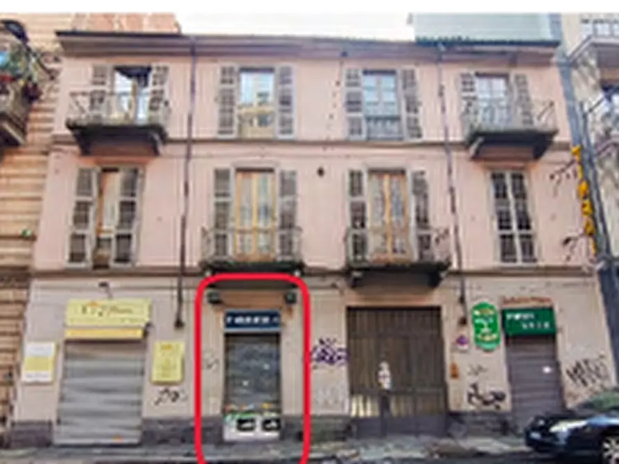 Immagine 1 di Negozio in vendita  a Torino