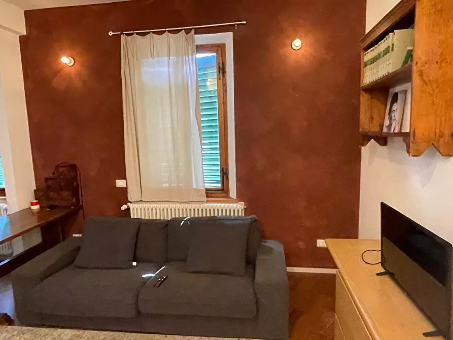 Immagine 5 di Appartamento in vendita  a Siena
