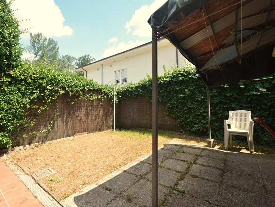 Immagine 12 di Appartamento in vendita  a Lucca