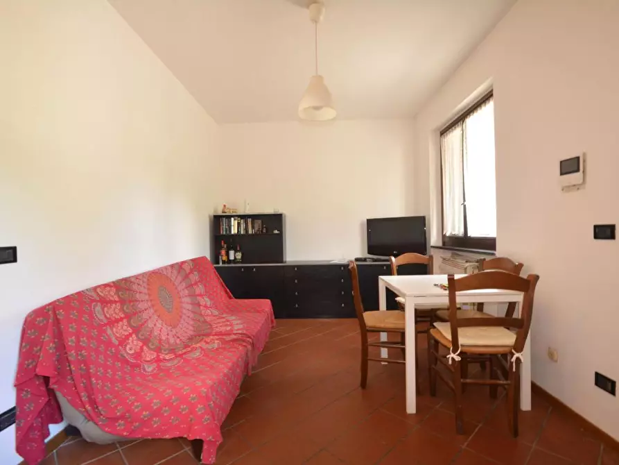 Immagine 4 di Appartamento in vendita  a Lucca