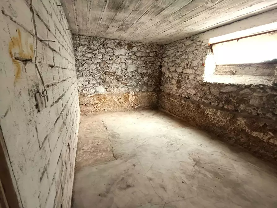 Immagine 21 di Appartamento in vendita  a Massa