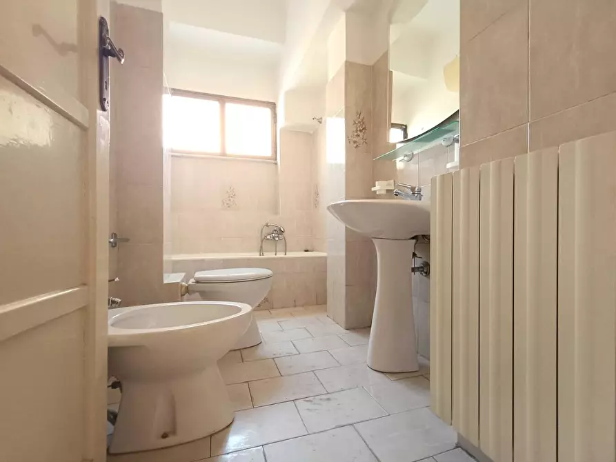 Immagine 18 di Appartamento in vendita  a Massa