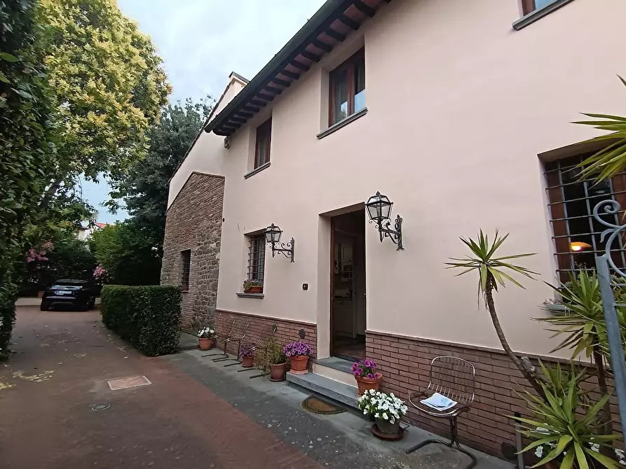 Immagine 3 di Villa in vendita  a Empoli