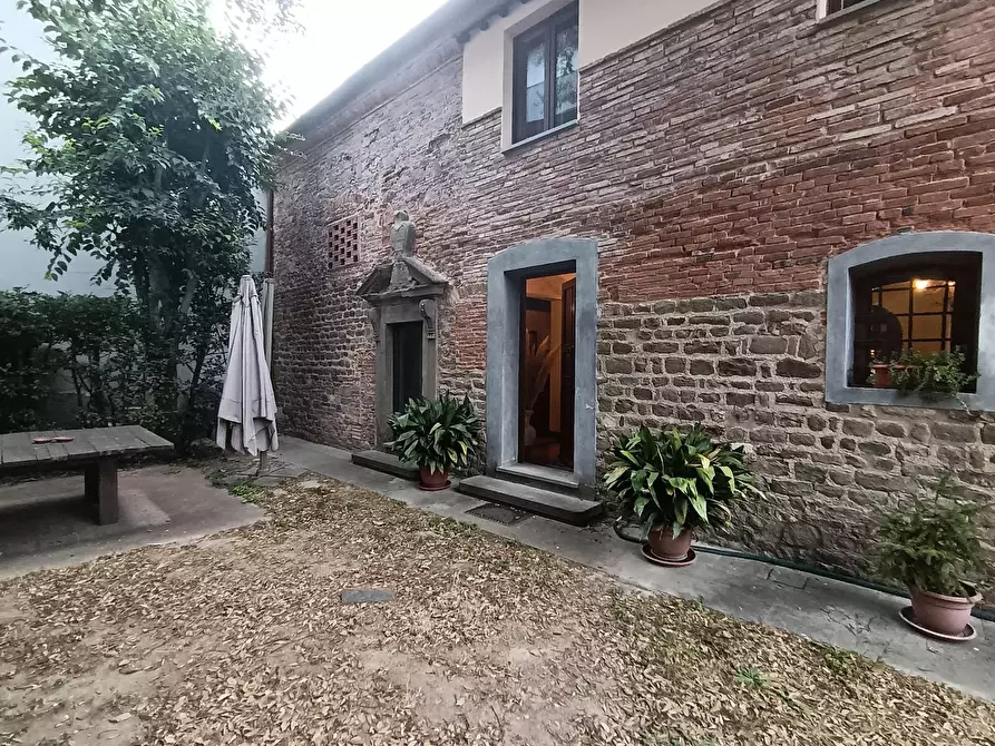 Immagine 2 di Villa in vendita  a Empoli