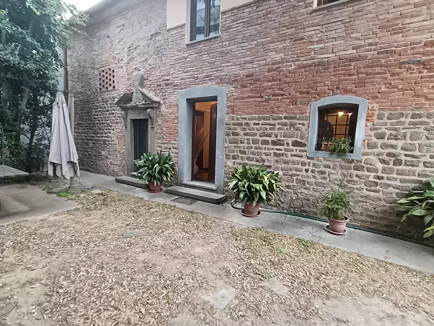 Immagine 1 di Villa in vendita  a Empoli