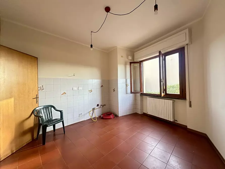 Immagine 6 di Appartamento in affitto  a Lucca