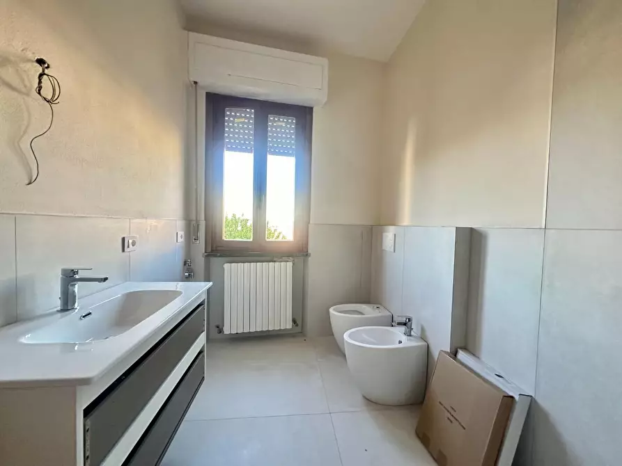 Immagine 16 di Appartamento in affitto  a Lucca