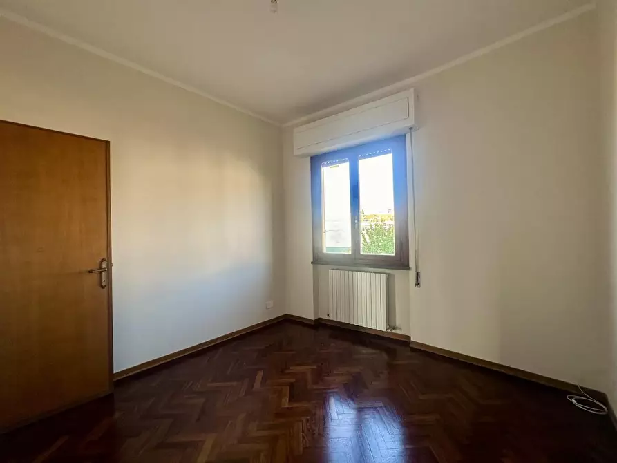 Immagine 12 di Appartamento in affitto  a Lucca