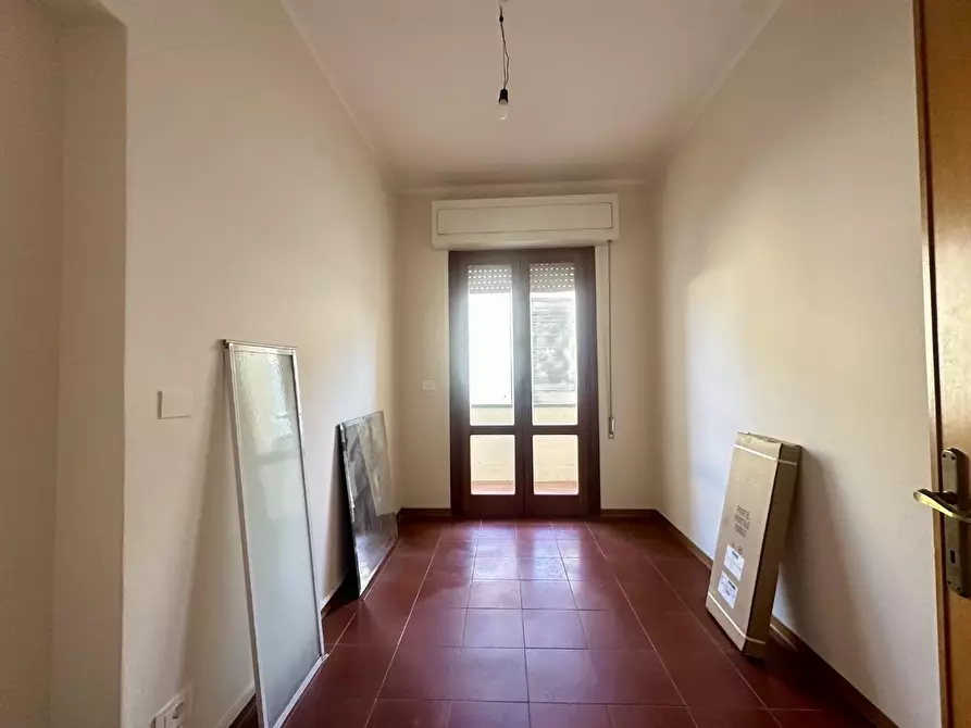 Immagine 13 di Appartamento in affitto  a Lucca