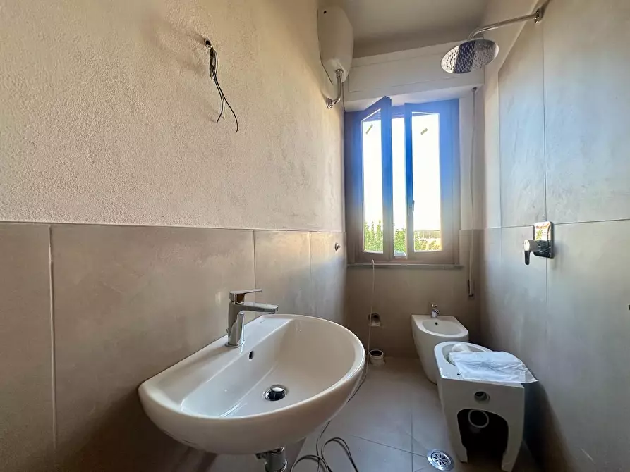 Immagine 15 di Appartamento in affitto  a Lucca