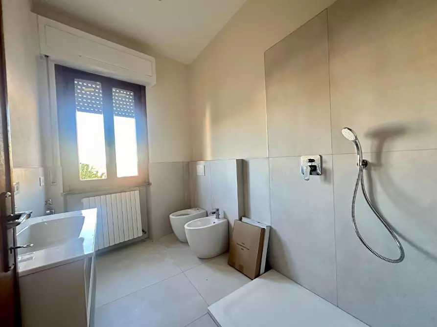 Immagine 17 di Appartamento in affitto  a Lucca