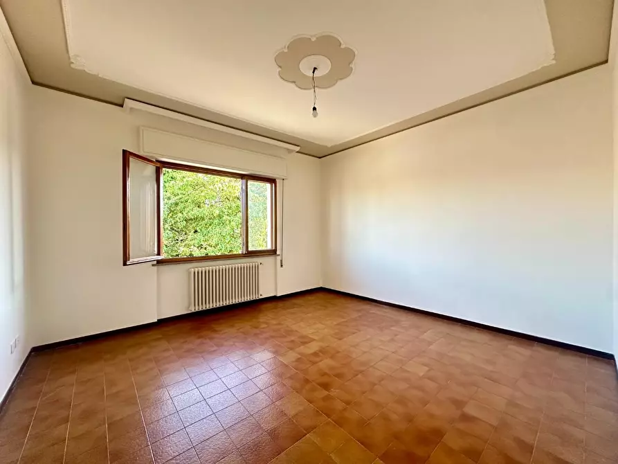 Immagine 11 di Casa bifamiliare in affitto  a Lucca