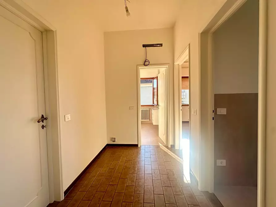 Immagine 9 di Casa bifamiliare in affitto  a Lucca