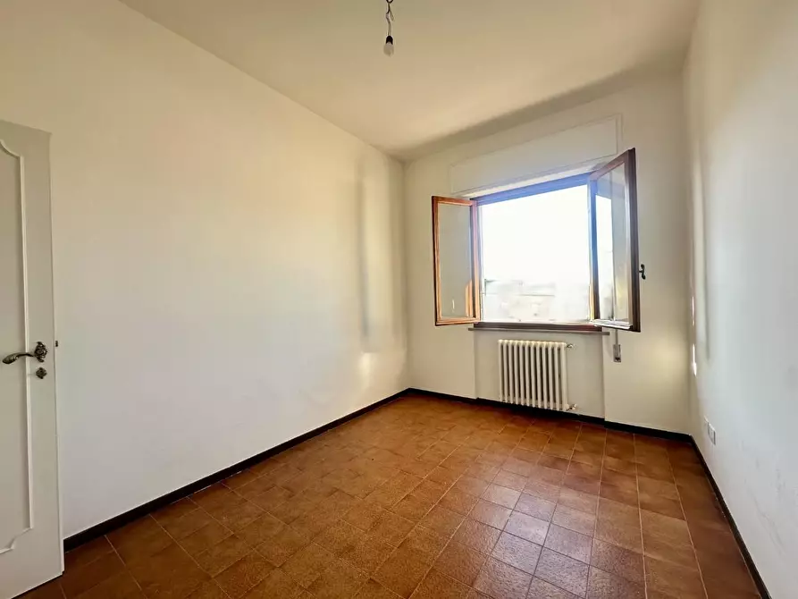 Immagine 16 di Casa bifamiliare in affitto  a Lucca