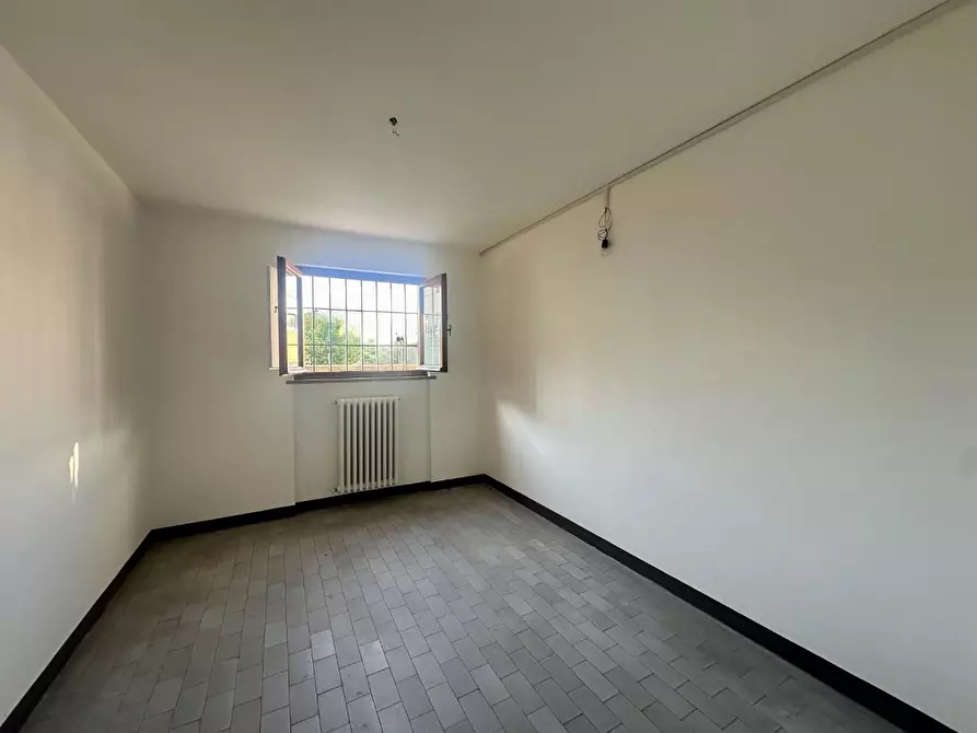 Immagine 24 di Casa bifamiliare in affitto  a Lucca