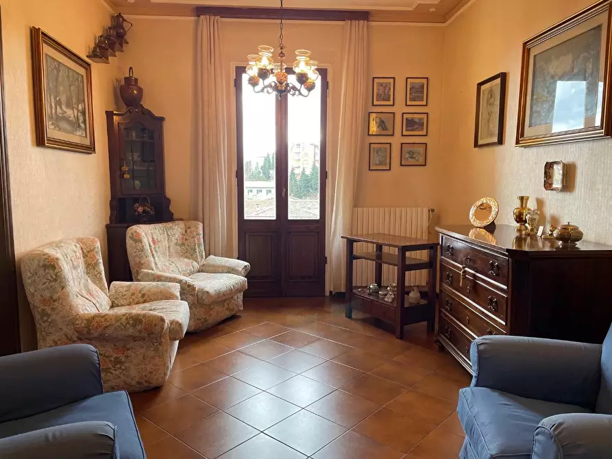 Immagine 13 di Appartamento in vendita  a Siena