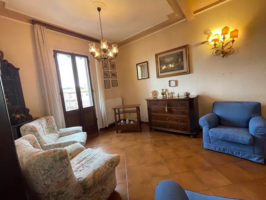 Immagine 10 di Appartamento in vendita  a Siena