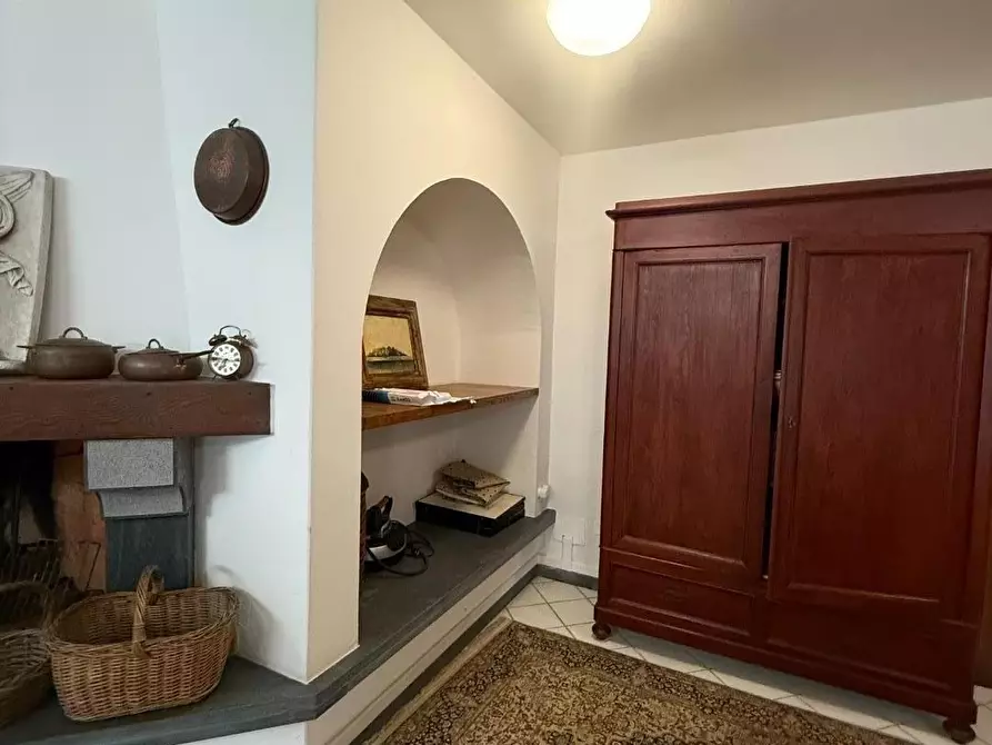 Immagine 14 di Villa in vendita  a Massa