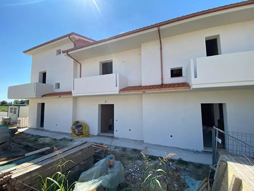 Immagine 2 di Villetta a schiera in vendita  a Pontedera