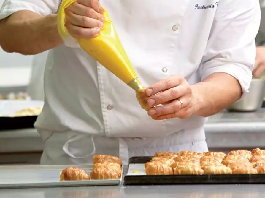 Immagine 8 di Bar / Ristorante in vendita  a Pisa