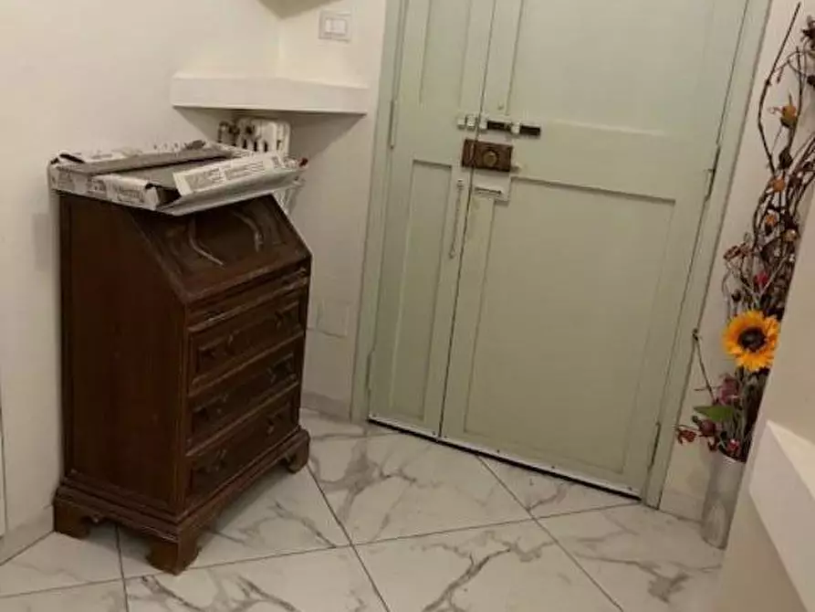 Immagine 9 di Appartamento in vendita  a Siena