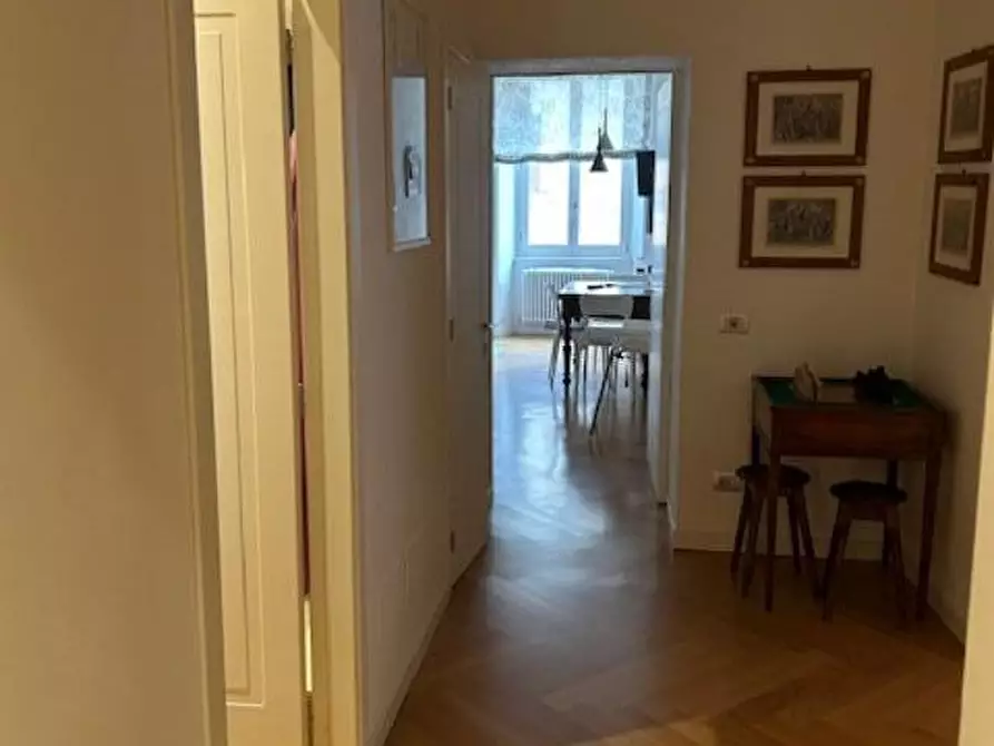 Immagine 2 di Appartamento in vendita  a Siena