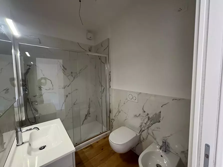 Immagine 12 di Appartamento in vendita  a Siena