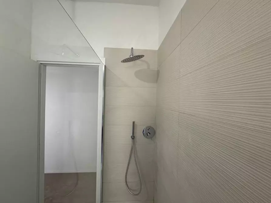 Immagine 21 di Appartamento in vendita  a Siena