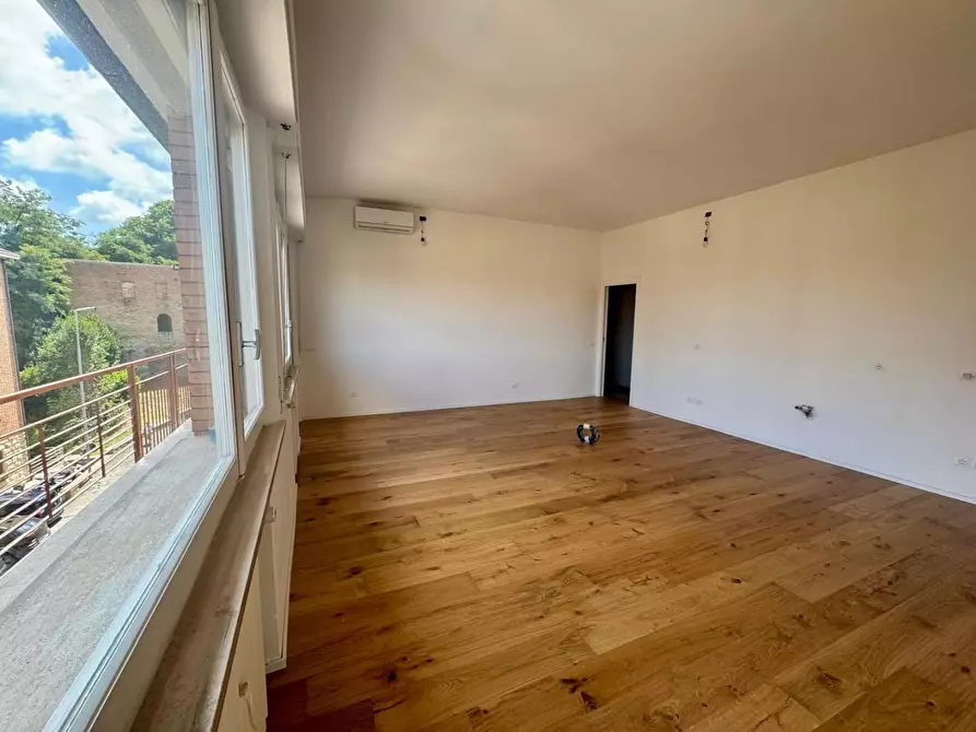 Immagine 7 di Appartamento in vendita  a Siena